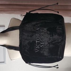 VICTORIA SECRET Bag and Sweatsuit